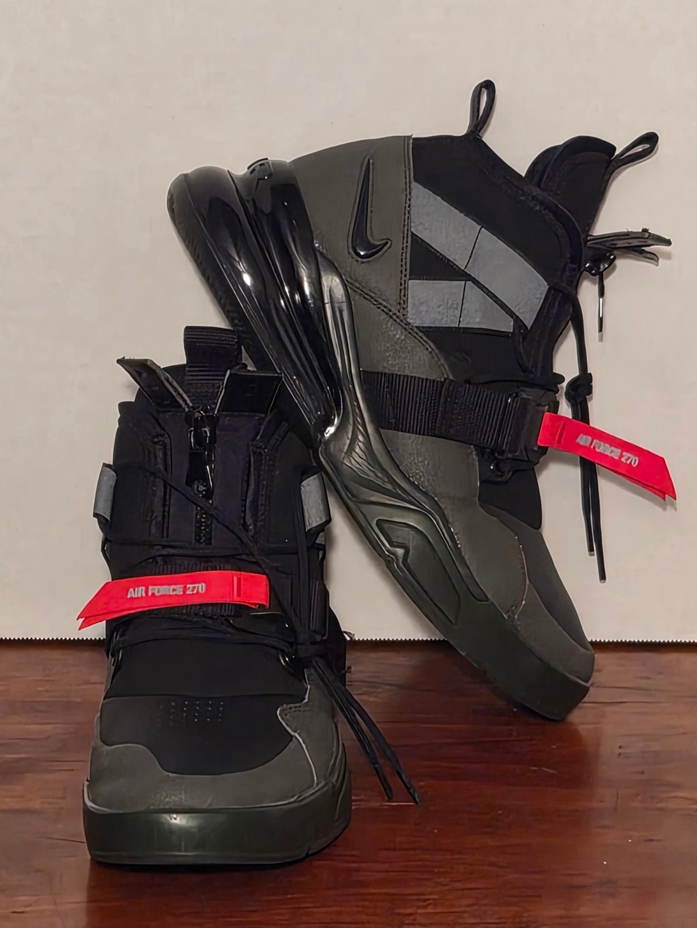 Nike Air Max 270 Utility  "Sequoia", Sneakers, M9.5, Waterproof, Like New Cond.!